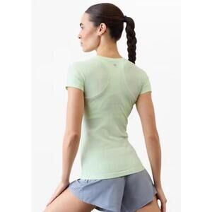Women NEW Athleta Momentum Seamless XS Short Sleeve Tee Mint Tint #109 NEW
